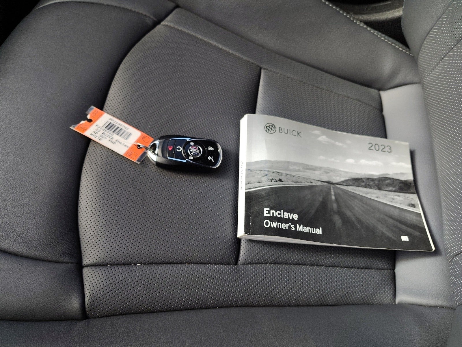 2023 Buick Enclave Essence