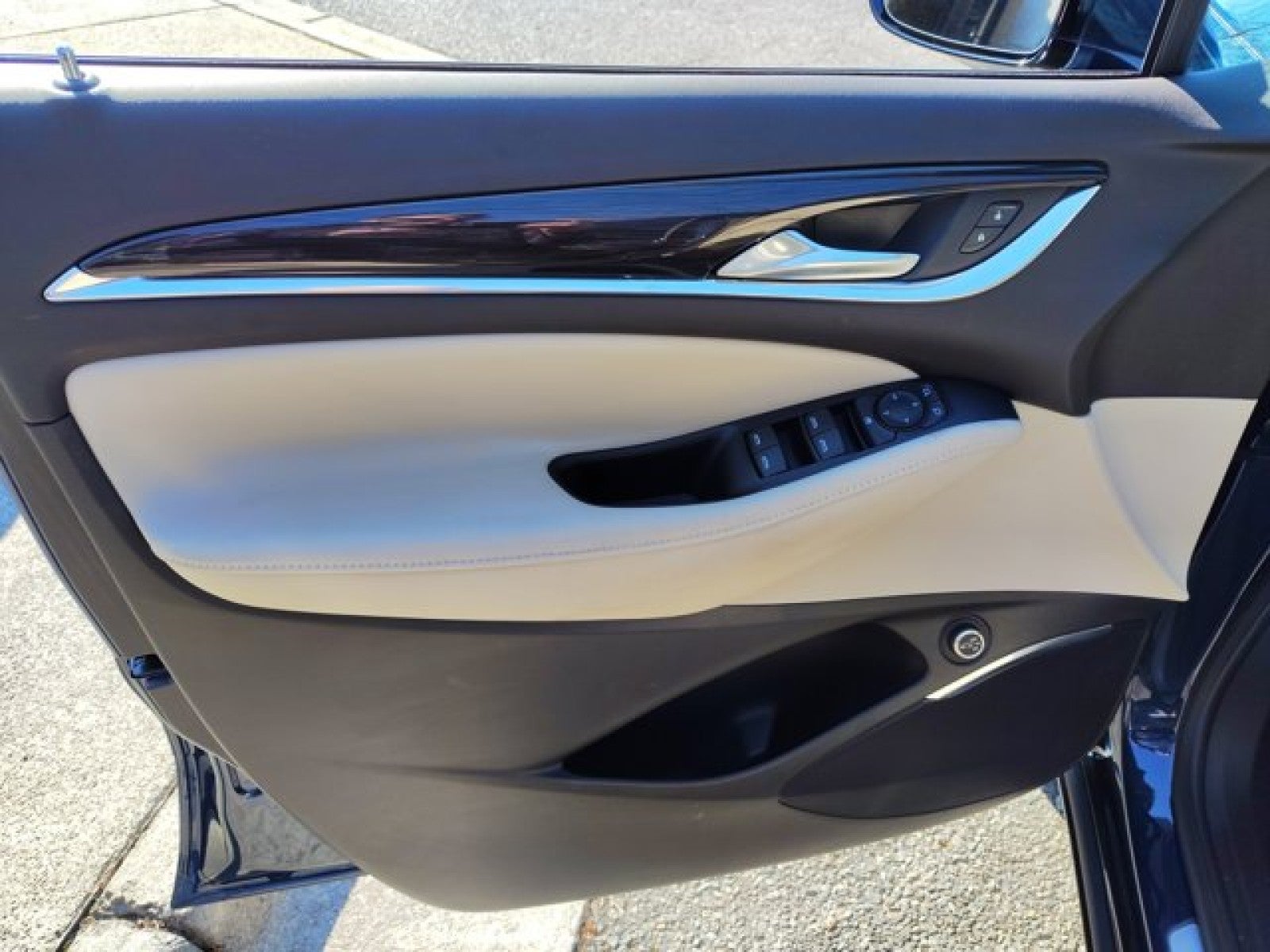 2023 Buick Enclave Essence, Moonroof