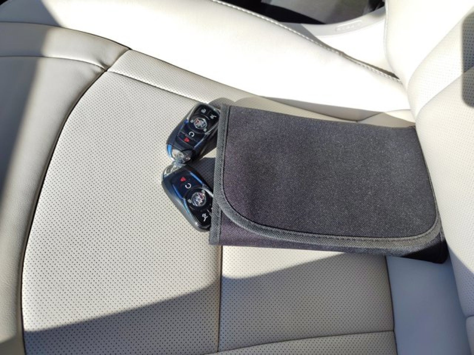 2023 Buick Enclave Essence, Moonroof