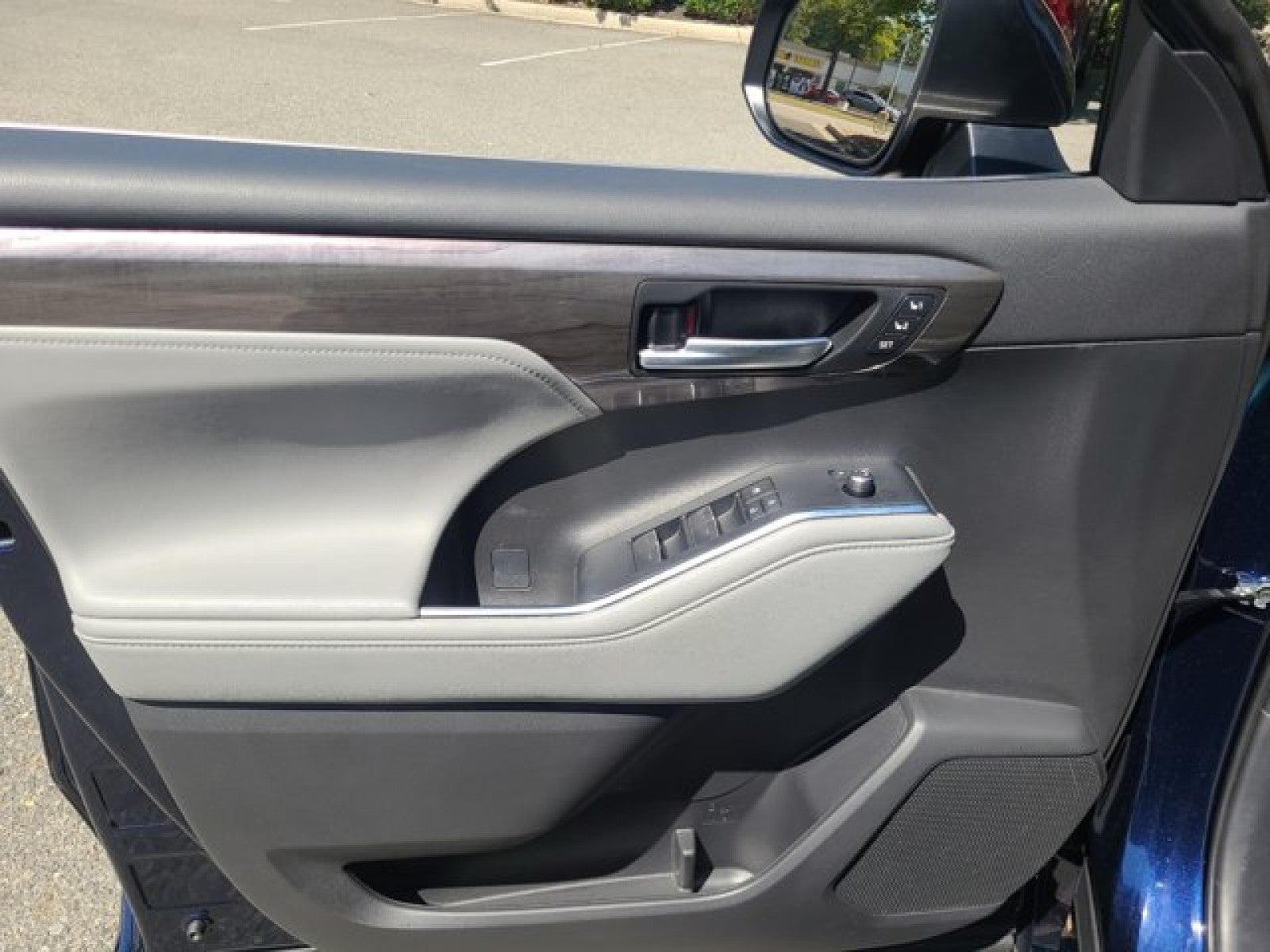 2023 Toyota Highlander Hybrid Platinum AWD