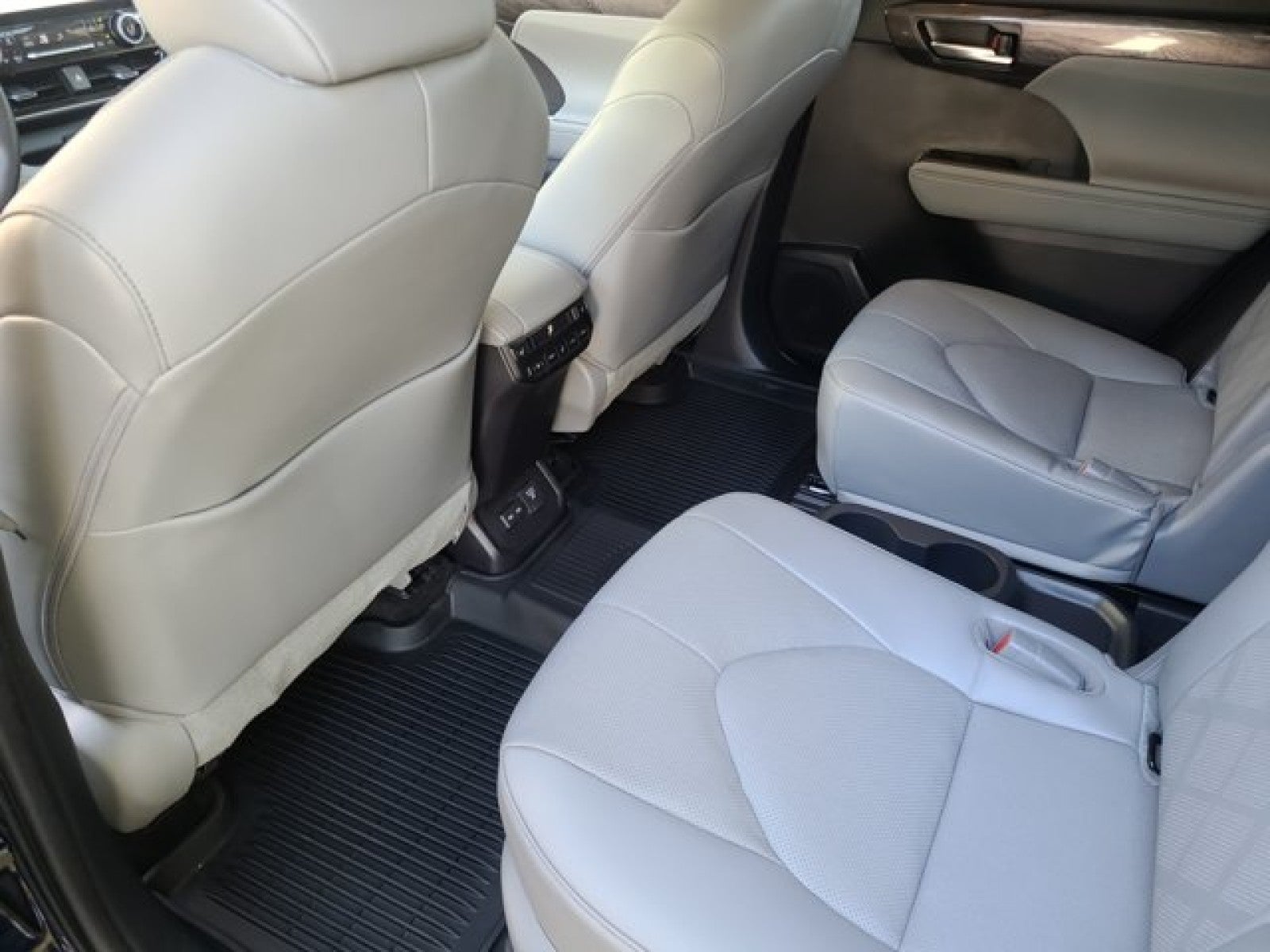 2023 Toyota Highlander Hybrid Platinum AWD