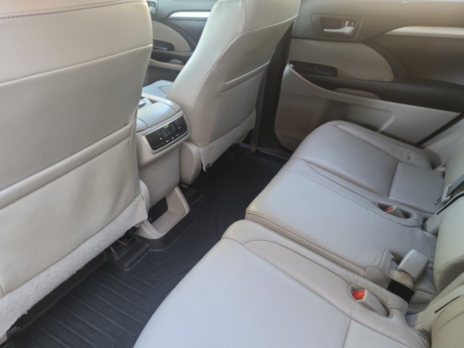 2017 Toyota Highlander SE V6 AWD