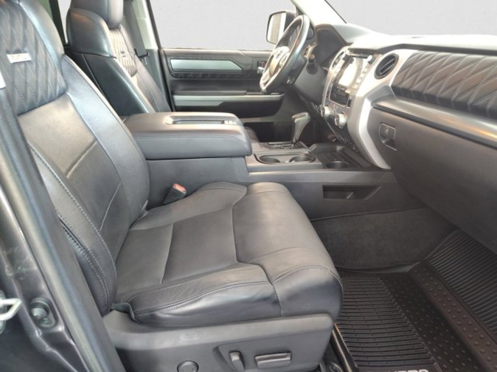 2020 Toyota Tundra 4WD Platinum CrewMax | Moonroof