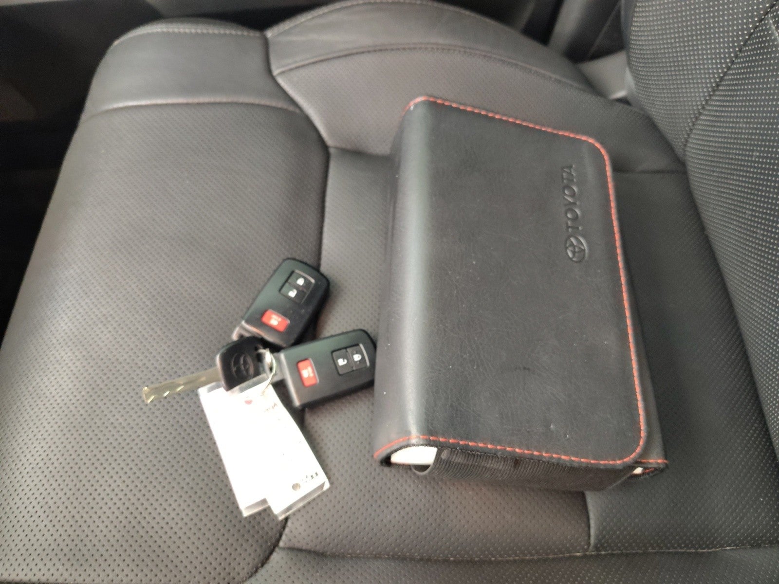 2020 Toyota Tundra 4WD Platinum CrewMax | Moonroof