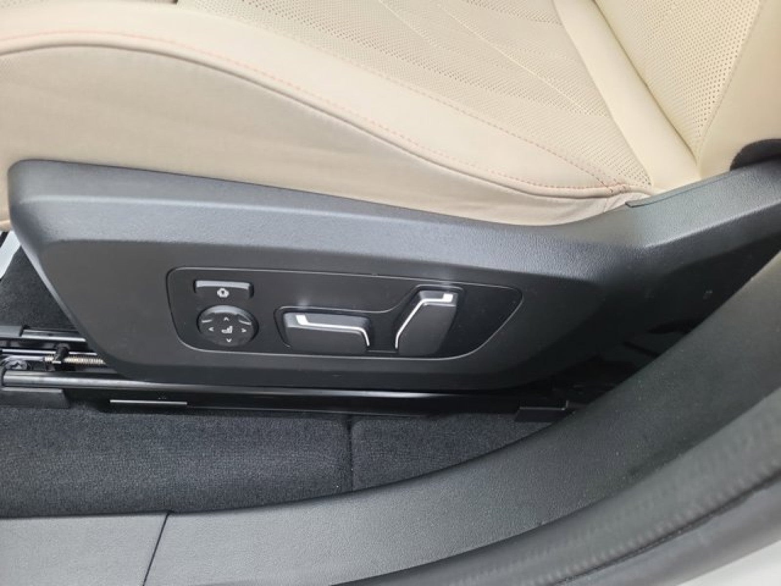 2025 BMW X3 30 xDrive, Drive assist, pearl paint