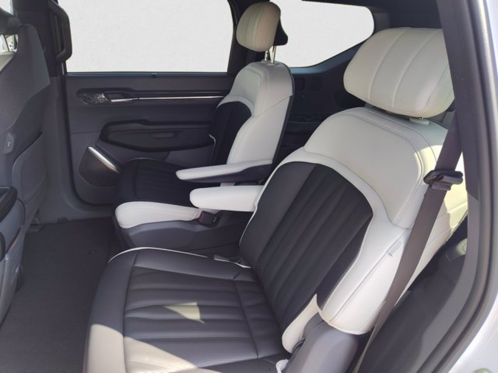2025 Kia EV9 GT-Line AWD | VIP Seating