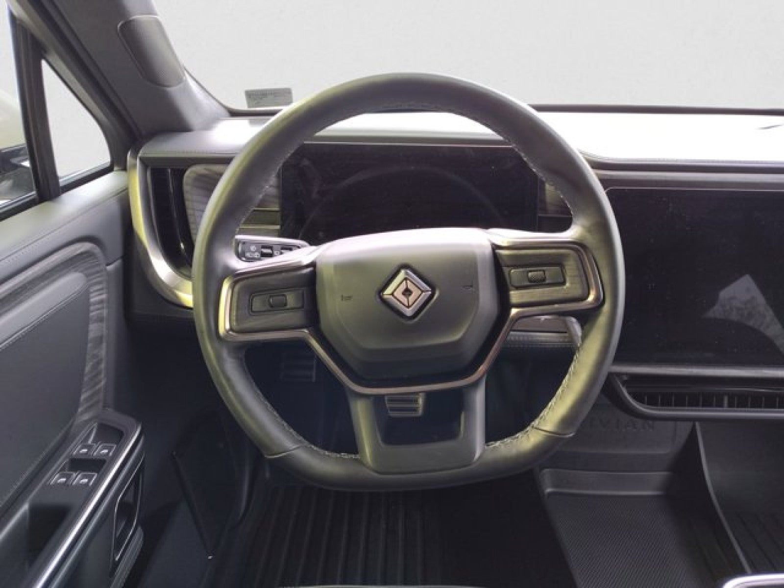 2023 Rivian R1S Adventure Quad-Motor Large Pack