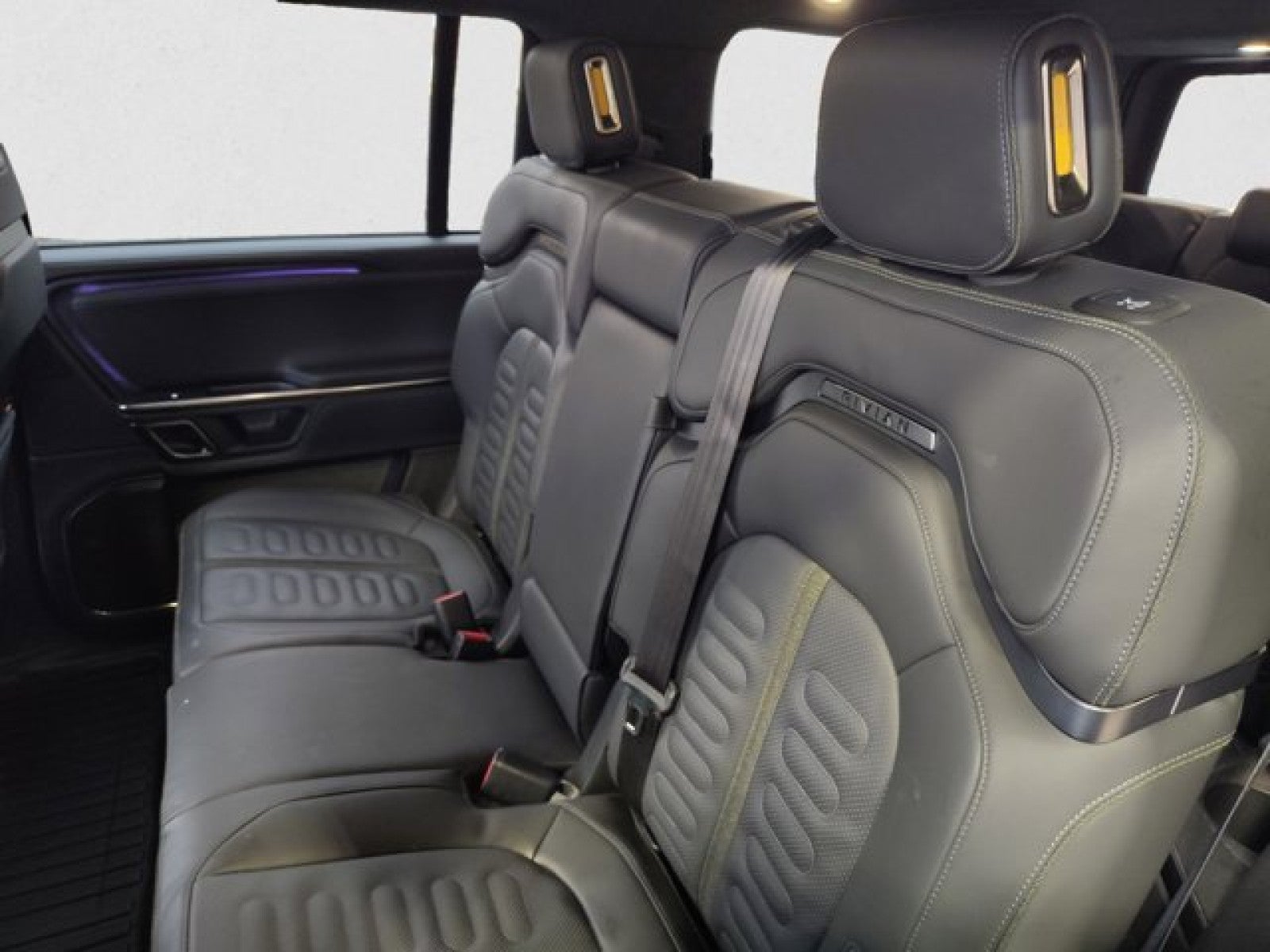 2023 Rivian R1S Adventure Quad-Motor Large Pack