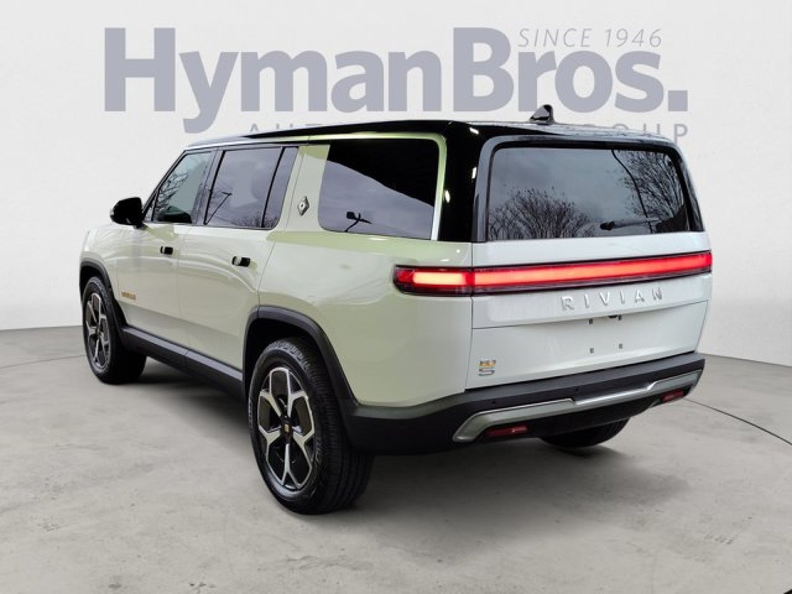 2023 Rivian R1S Adventure Quad-Motor Large Pack