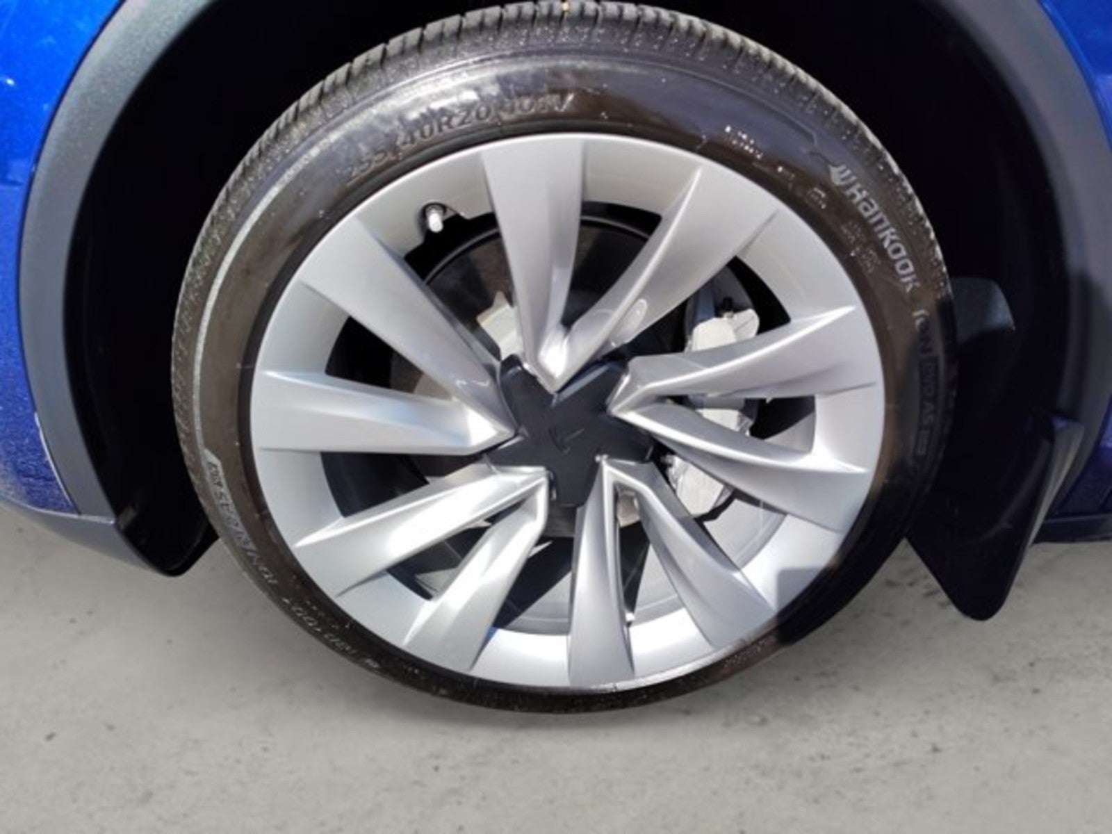 2026 Tesla Model Y Premium AWD | 20 inch Helix wheels