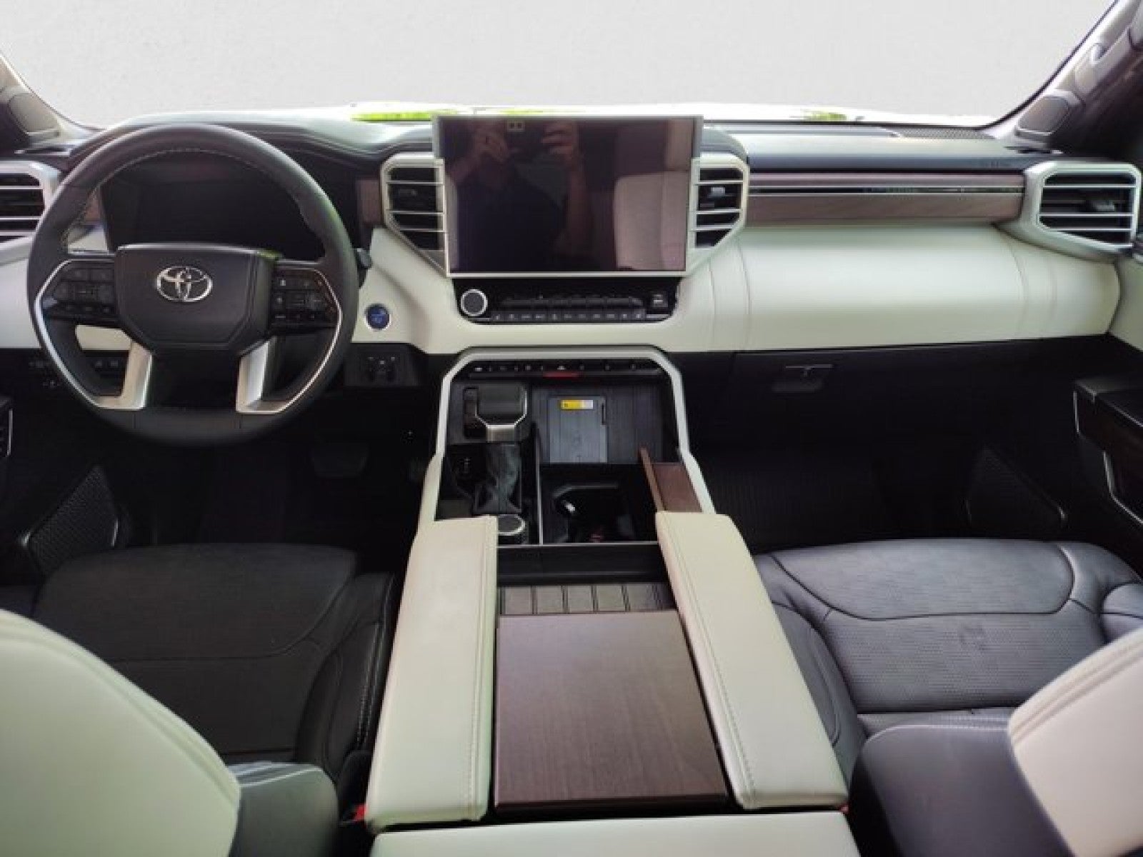 2024 Toyota Sequoia Capstone 4WD