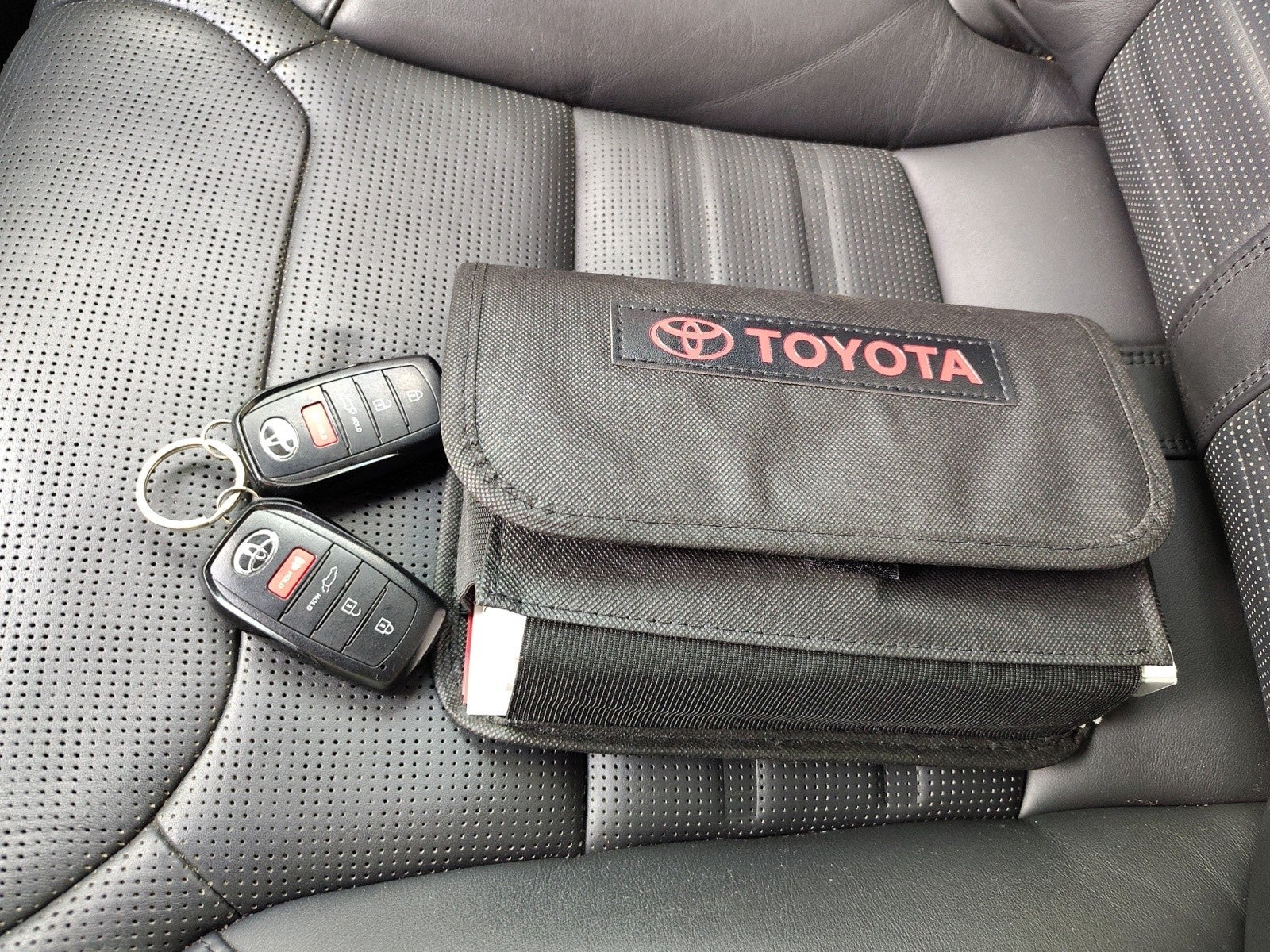 2024 Toyota Sequoia Capstone 4WD