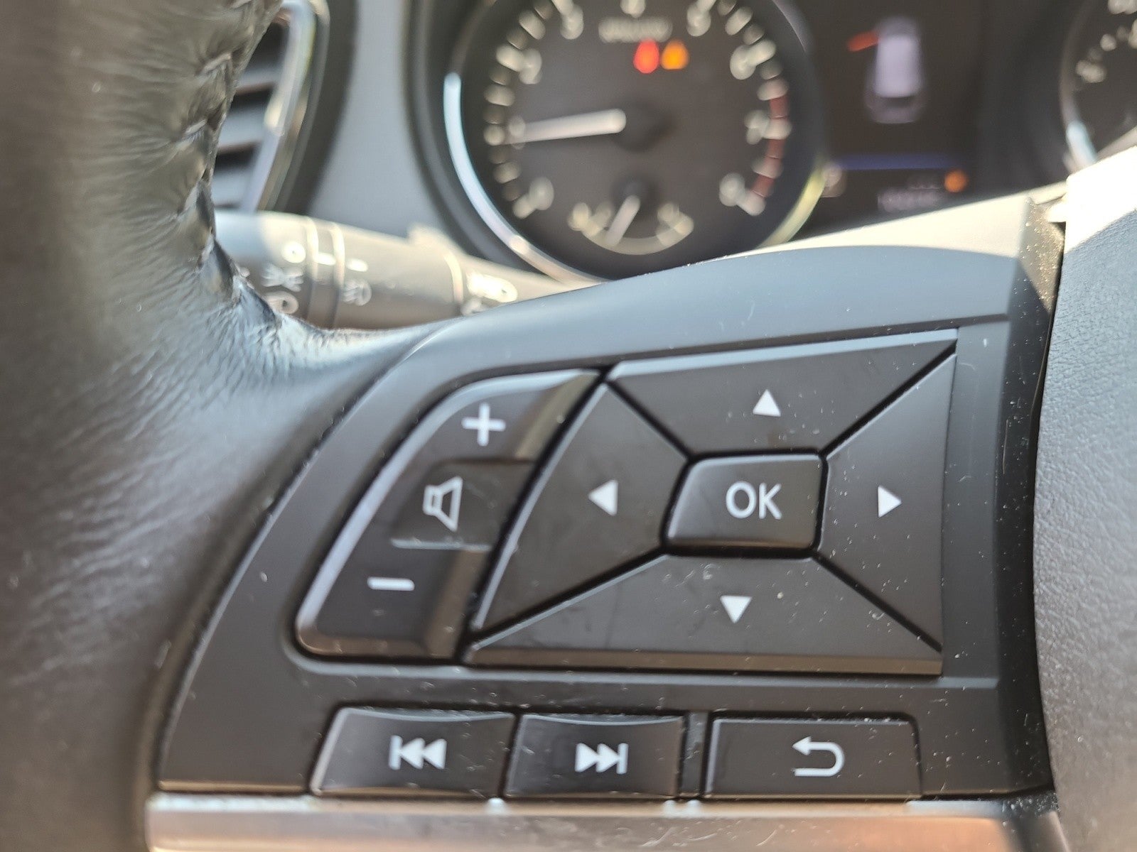 2018 Nissan Rogue SL AWD | Premium, Platinum