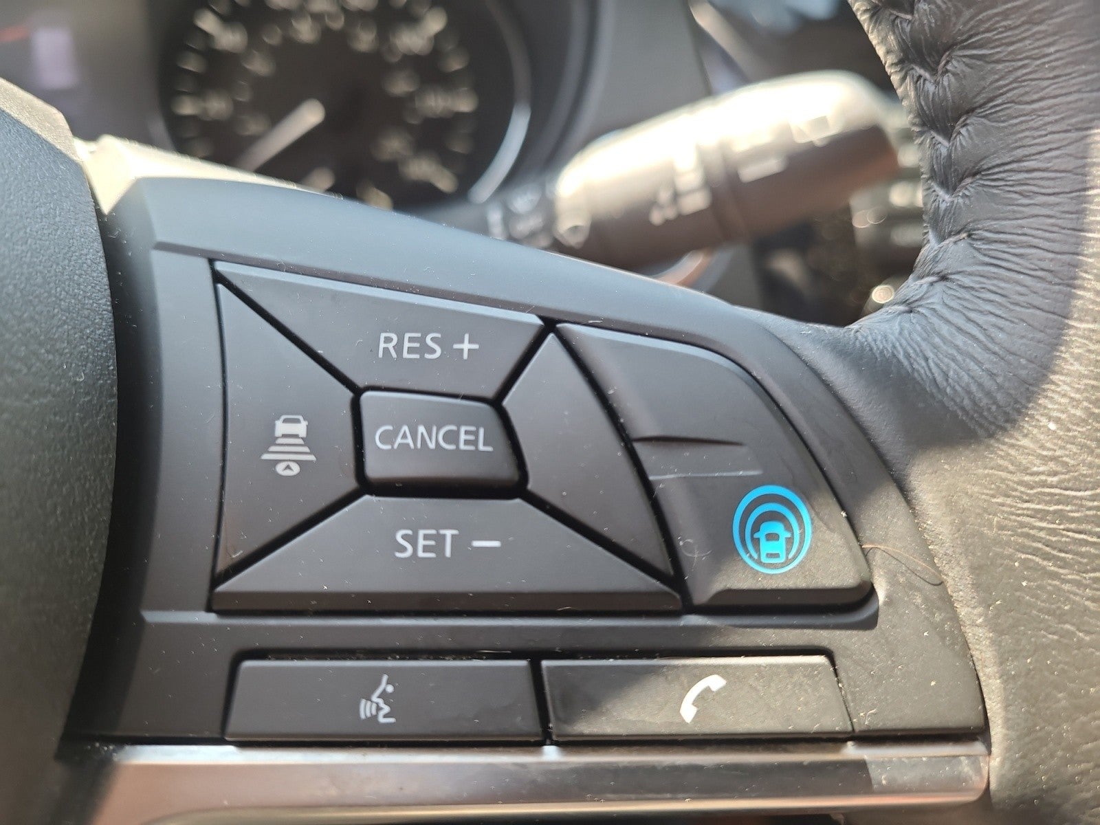 2018 Nissan Rogue SL AWD | Premium, Platinum