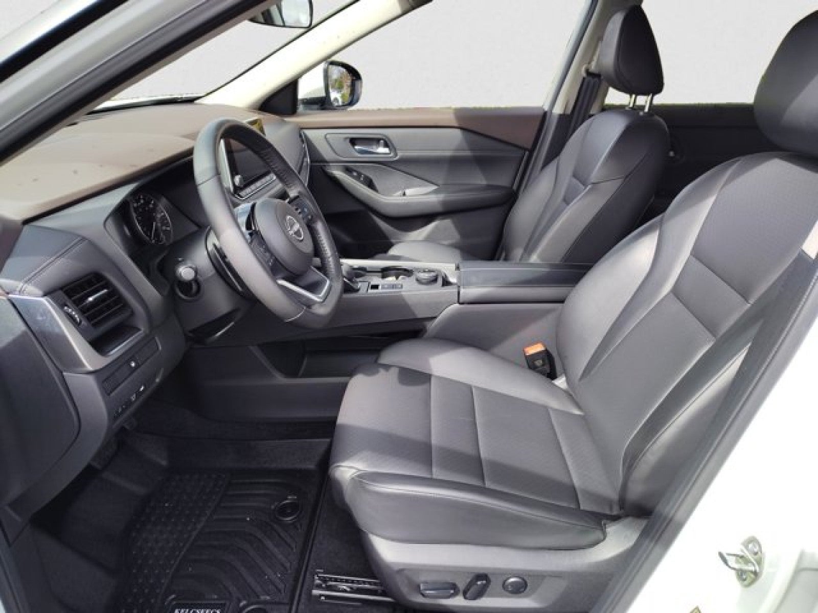 2023 Nissan Rogue SV | Premium Package