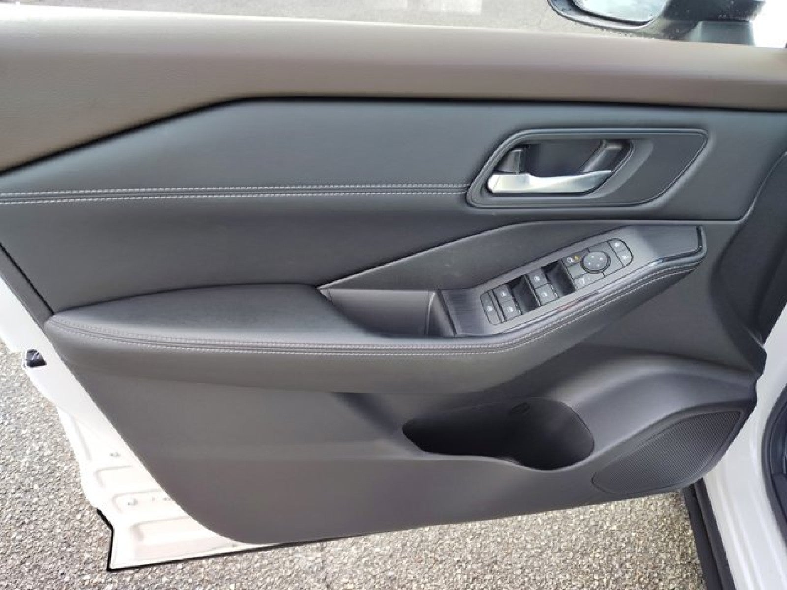 2023 Nissan Rogue SV | Premium Package