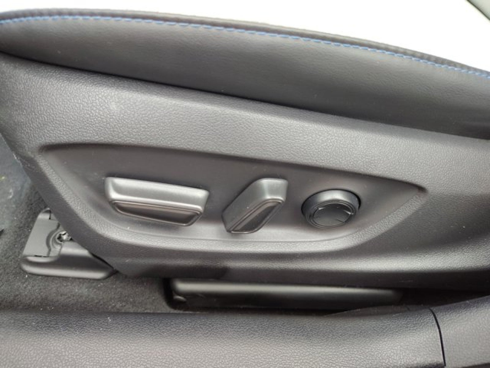 2022 Toyota Prius Limited | Moonroof