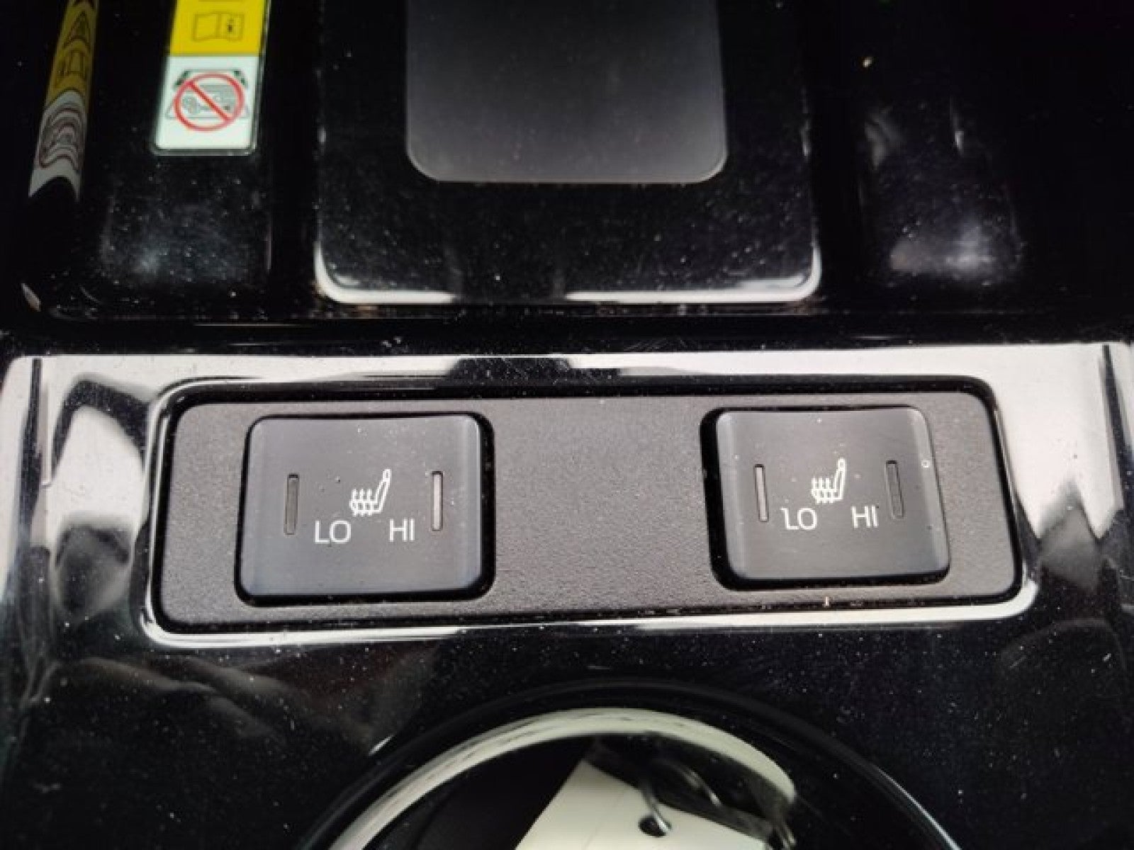 2022 Toyota Prius Limited | Moonroof