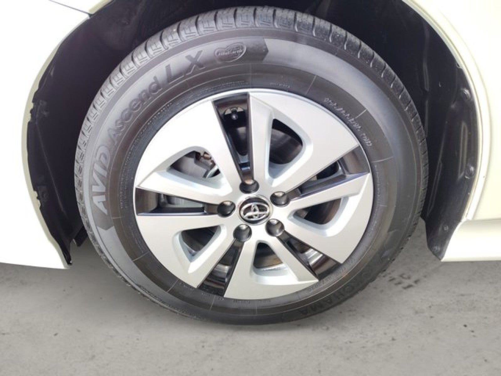 2016 Toyota Prius Three