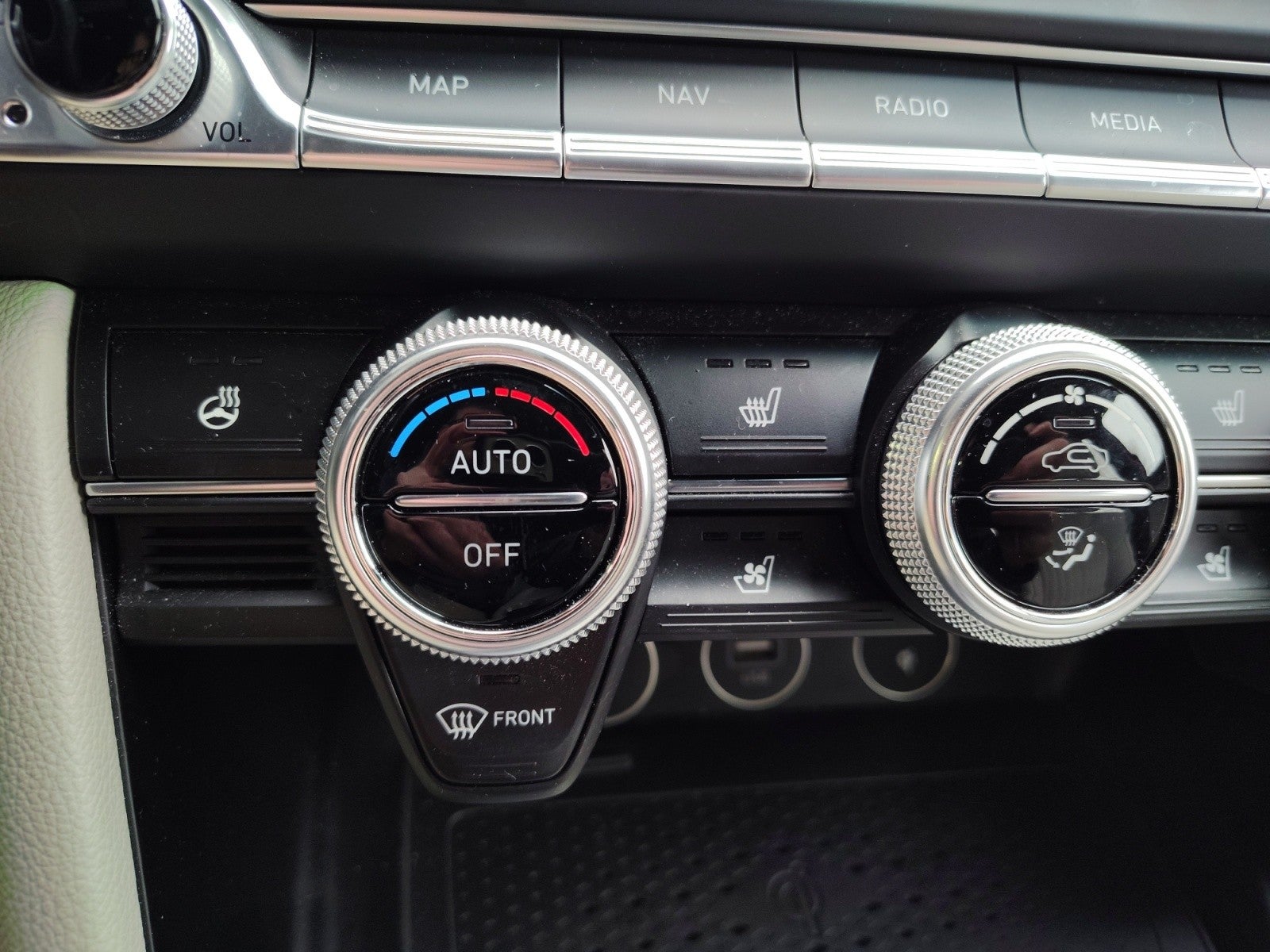 2023 Genesis G70 2.0T AWD | Sport Prestige