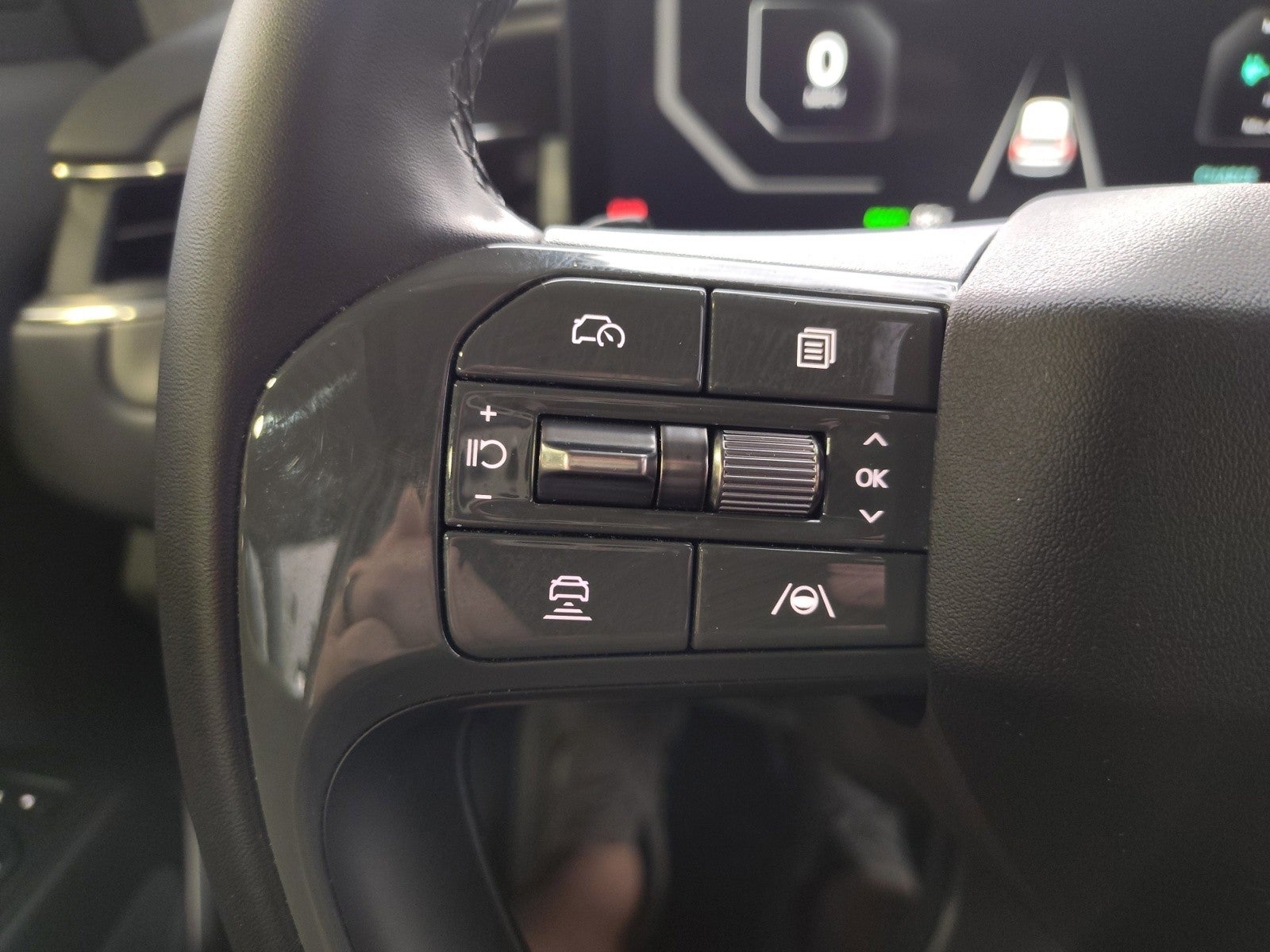 2024 Kia EV9 Land AWD | VIP Seating, Towing Package