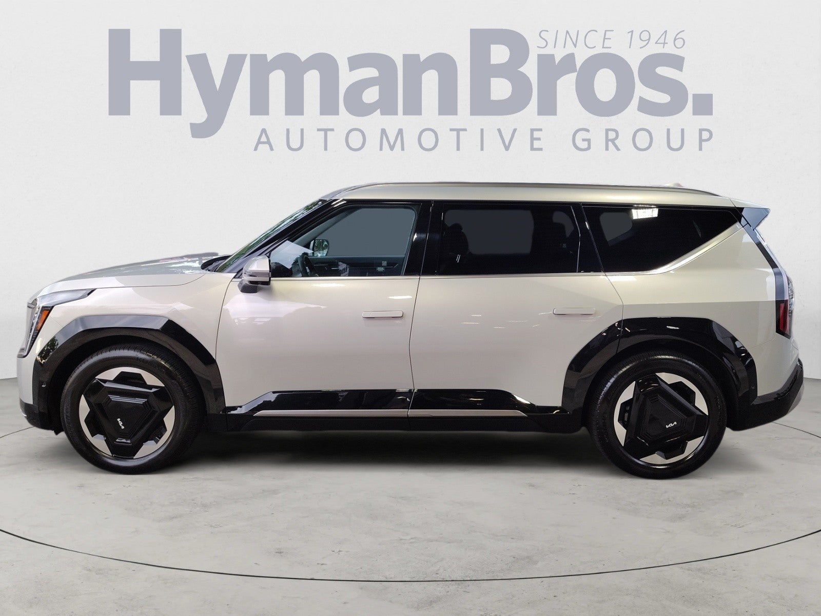 2024 Kia EV9 Land AWD | VIP Seating, Towing Package