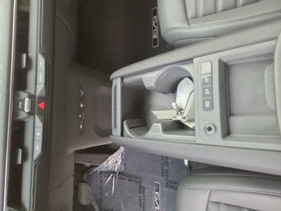 2024 Kia EV9 Land AWD | VIP Relaxation Package