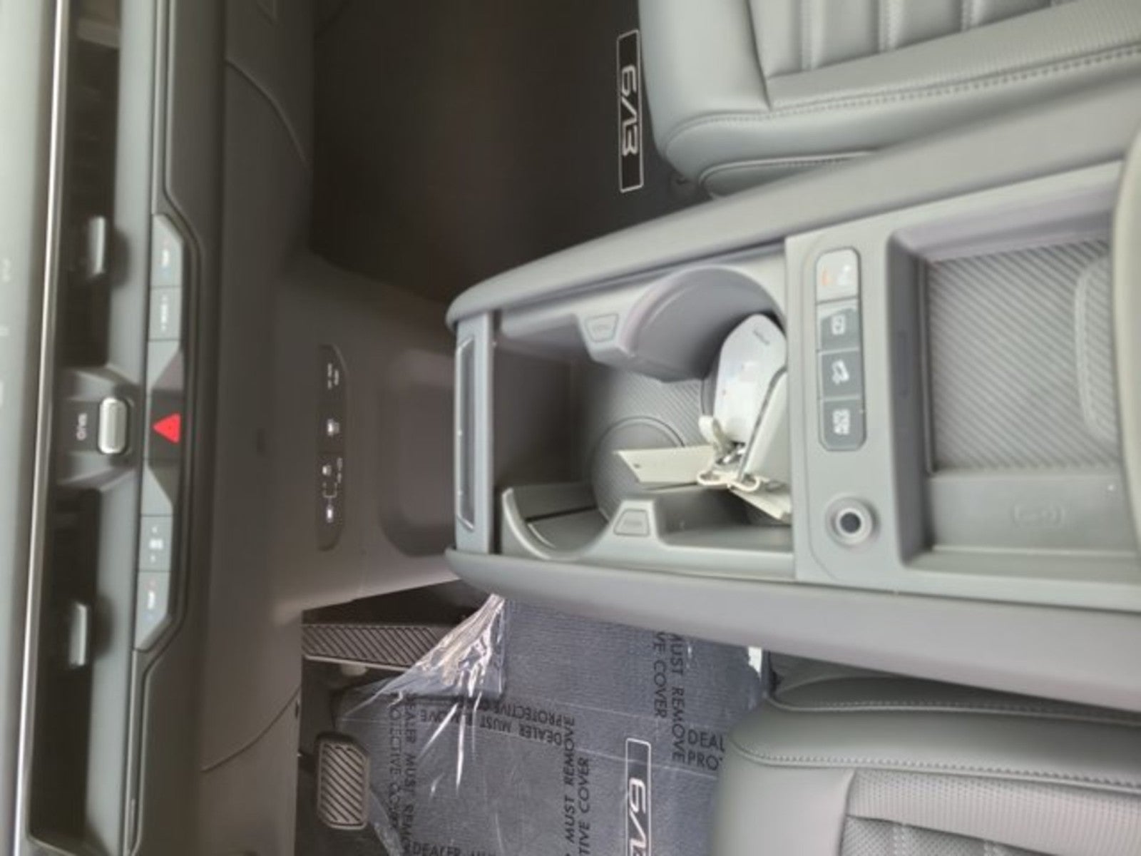 2024 Kia EV9 Land AWD | VIP Relaxation Package