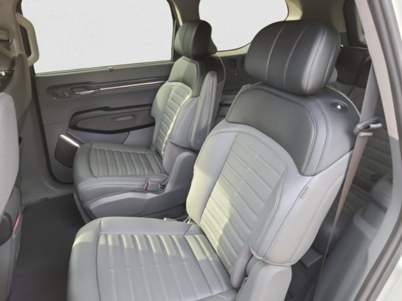 2024 Kia EV9 Land AWD | VIP Relaxation Package