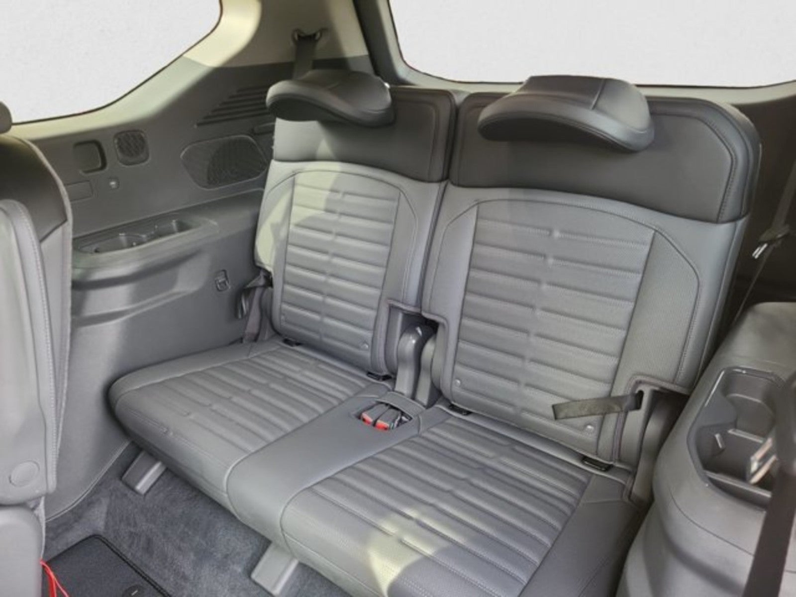 2024 Kia EV9 Land AWD | VIP Relaxation Package
