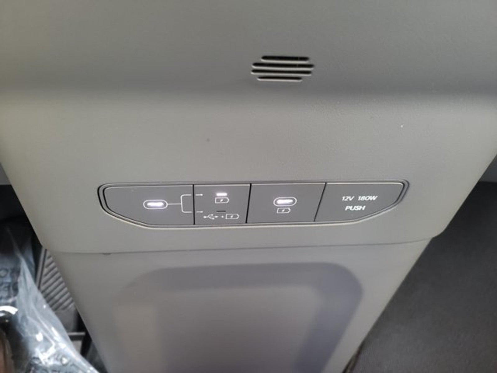 2024 Kia EV9 Land AWD | VIP Relaxation Package