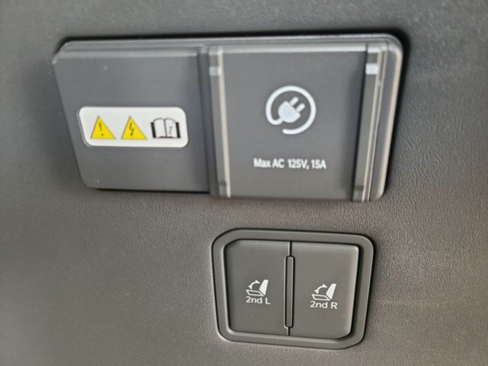 2024 Kia EV9 Land AWD | VIP Relaxation Package
