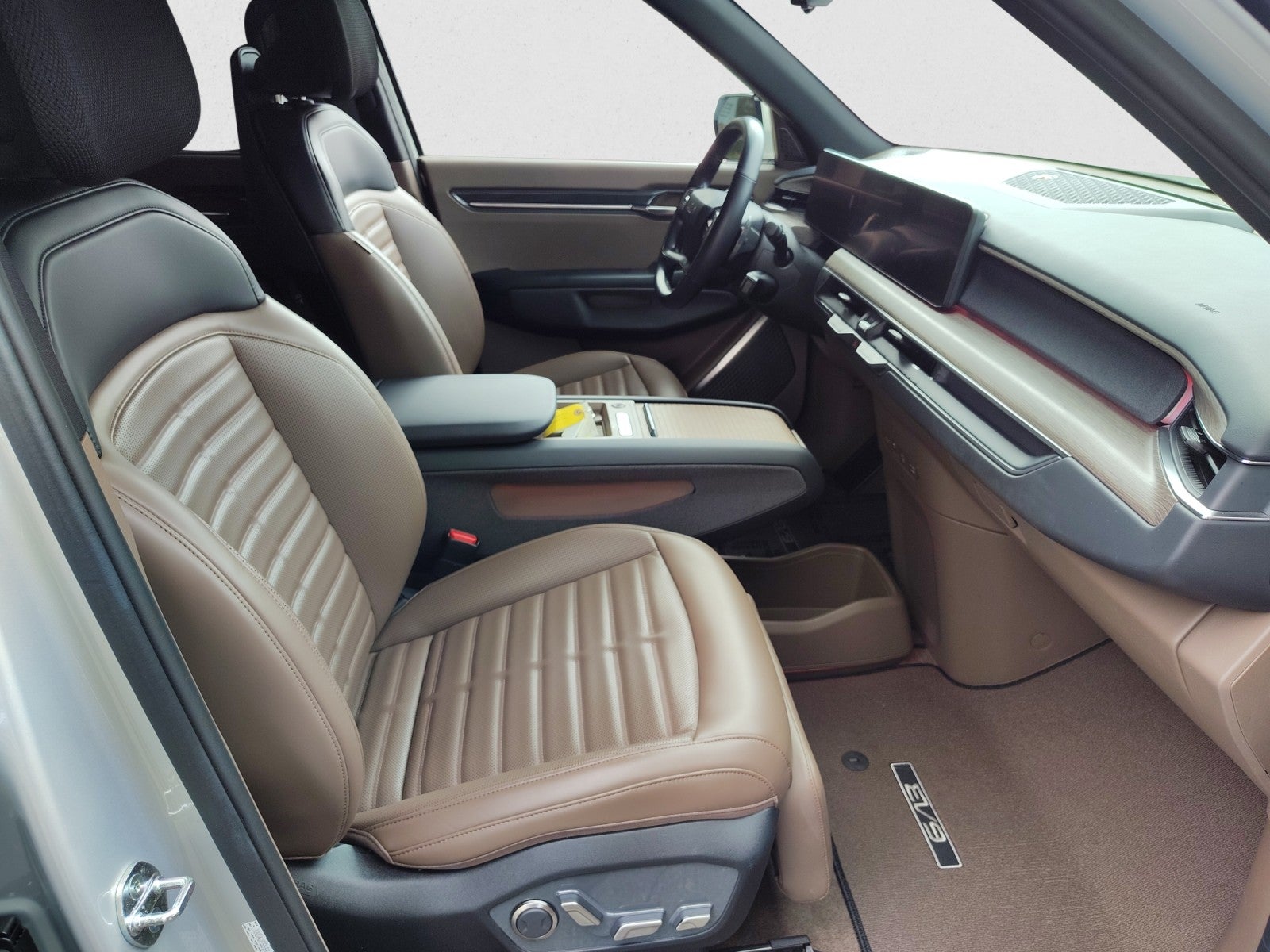 2024 Kia EV9 Land | VIP Seating, Towing Package