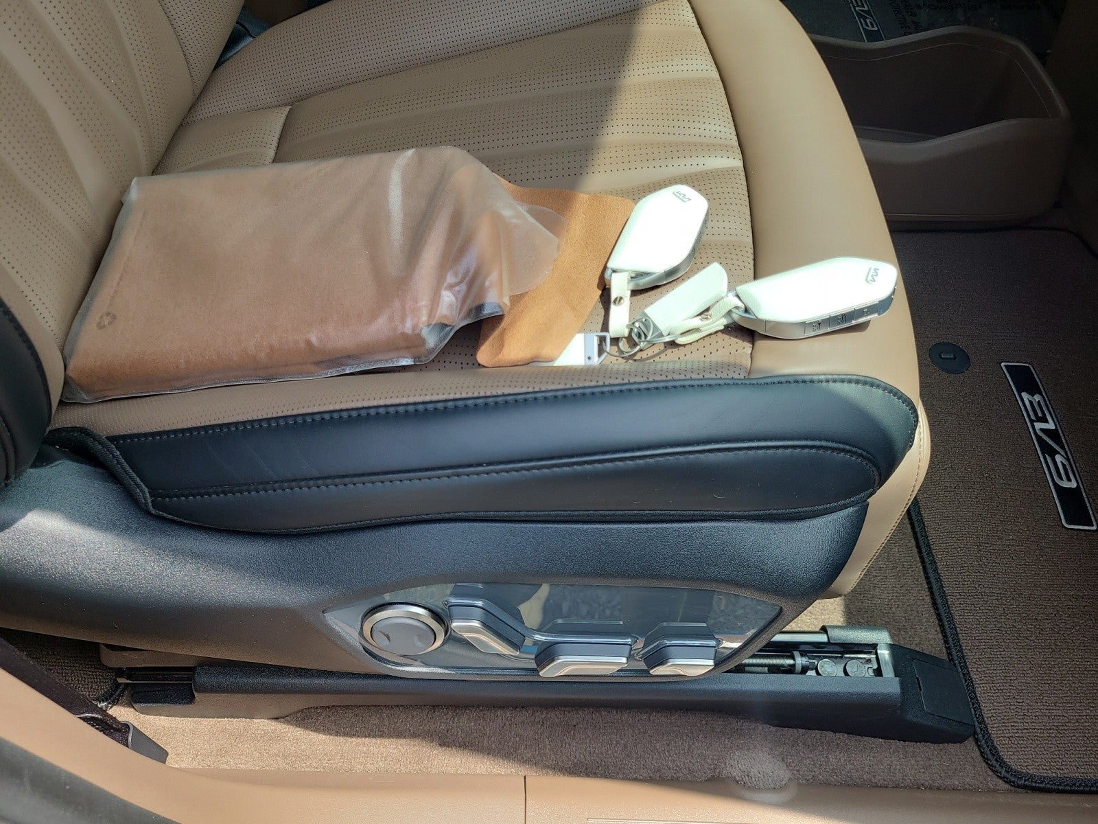 2024 Kia EV9 GT-Line AWD | VIP Seating, Matte paint, $79k msrp