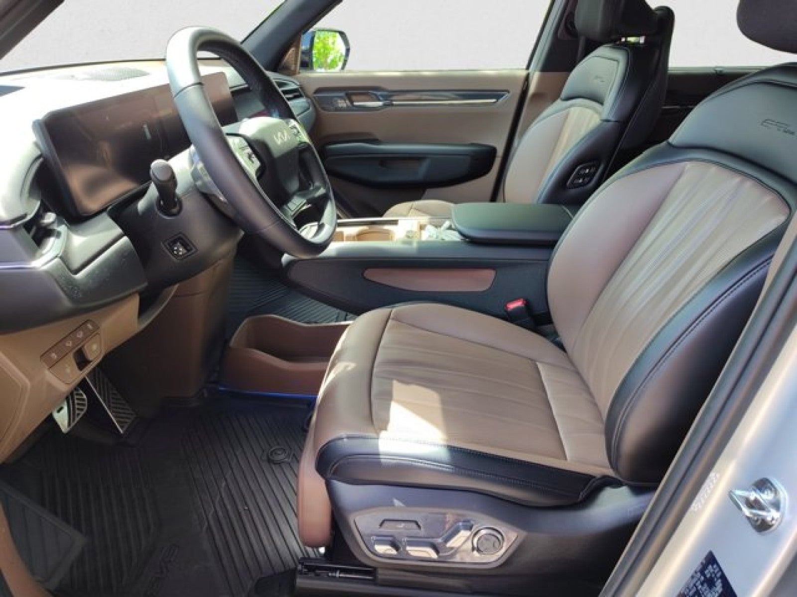 2024 Kia EV9 GT-Line AWD | VIP Seating