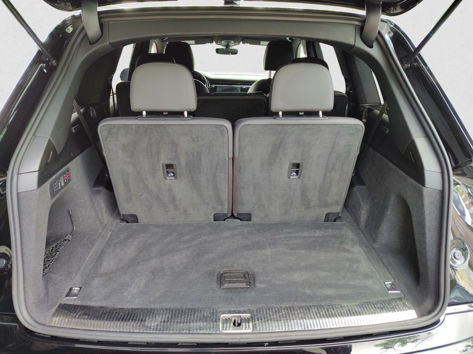 2020 Audi Q7 Prestige | Black Optic