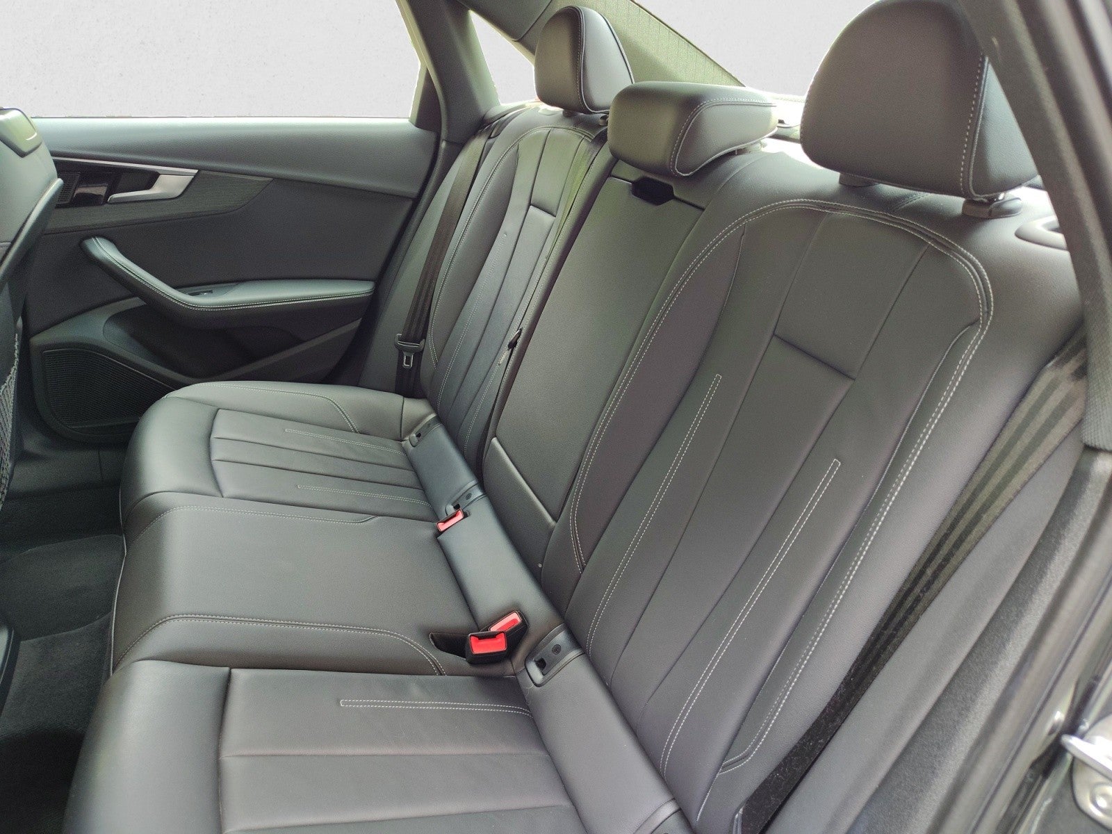 2022 Audi A4 Sedan S line Premium Plus