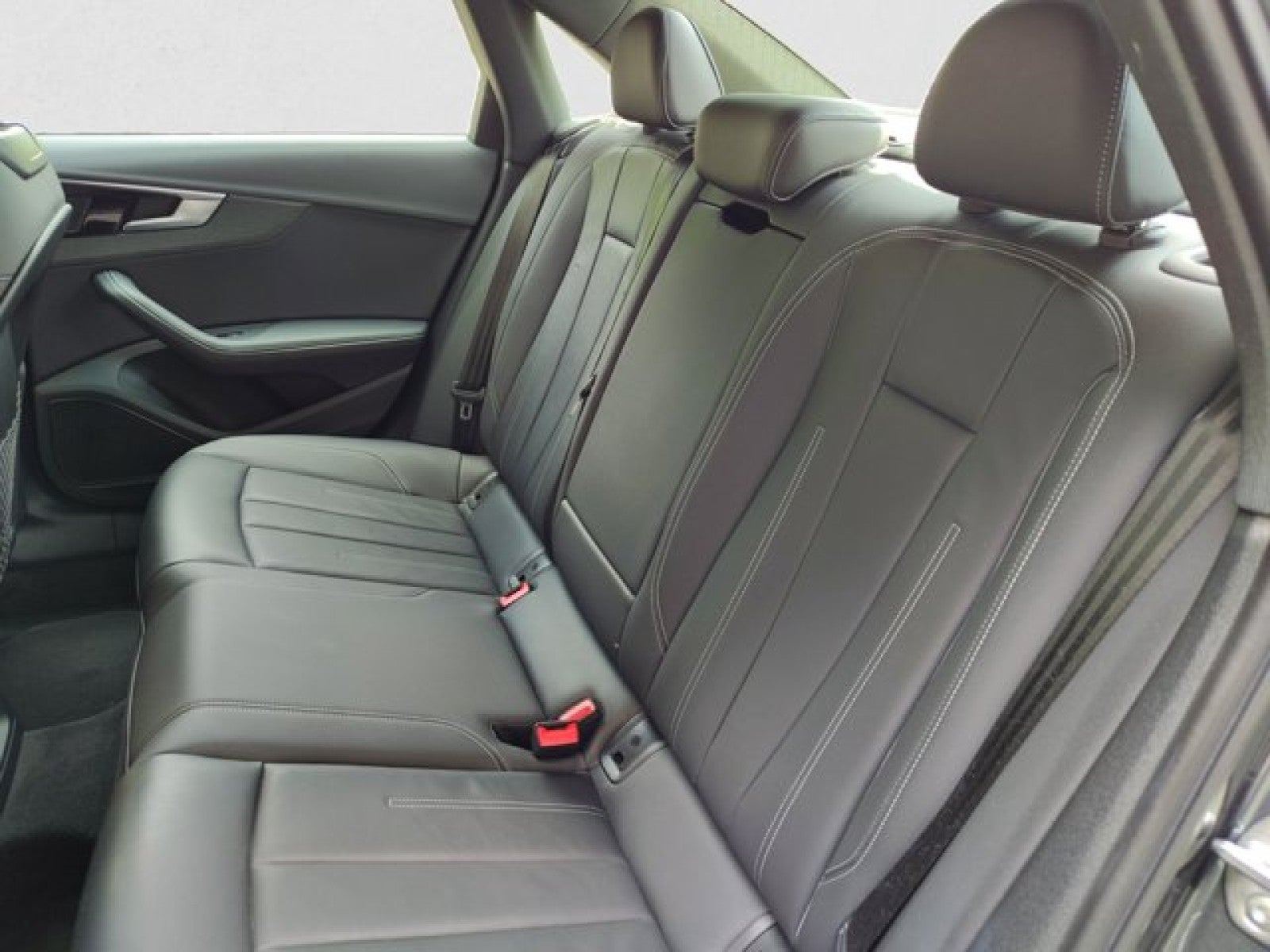2022 Audi A4 Sedan S line Premium Plus