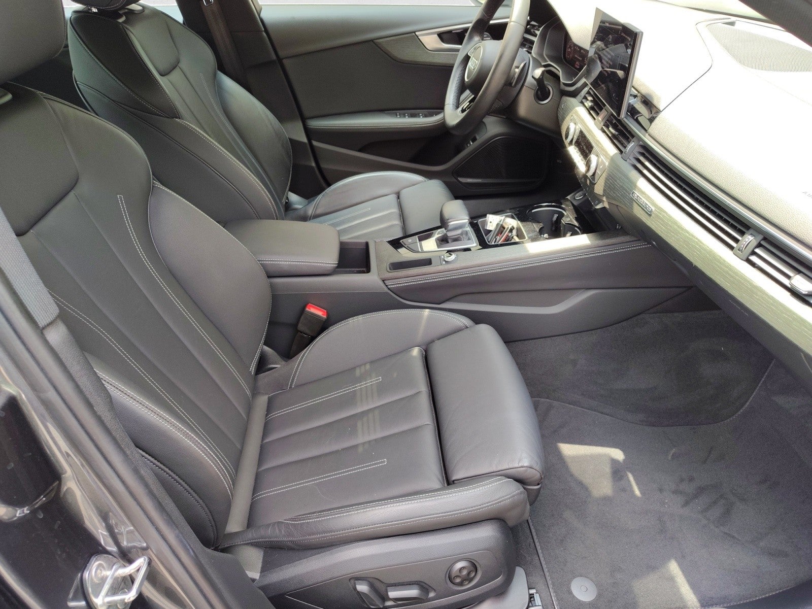 2022 Audi A4 Sedan S line Premium Plus