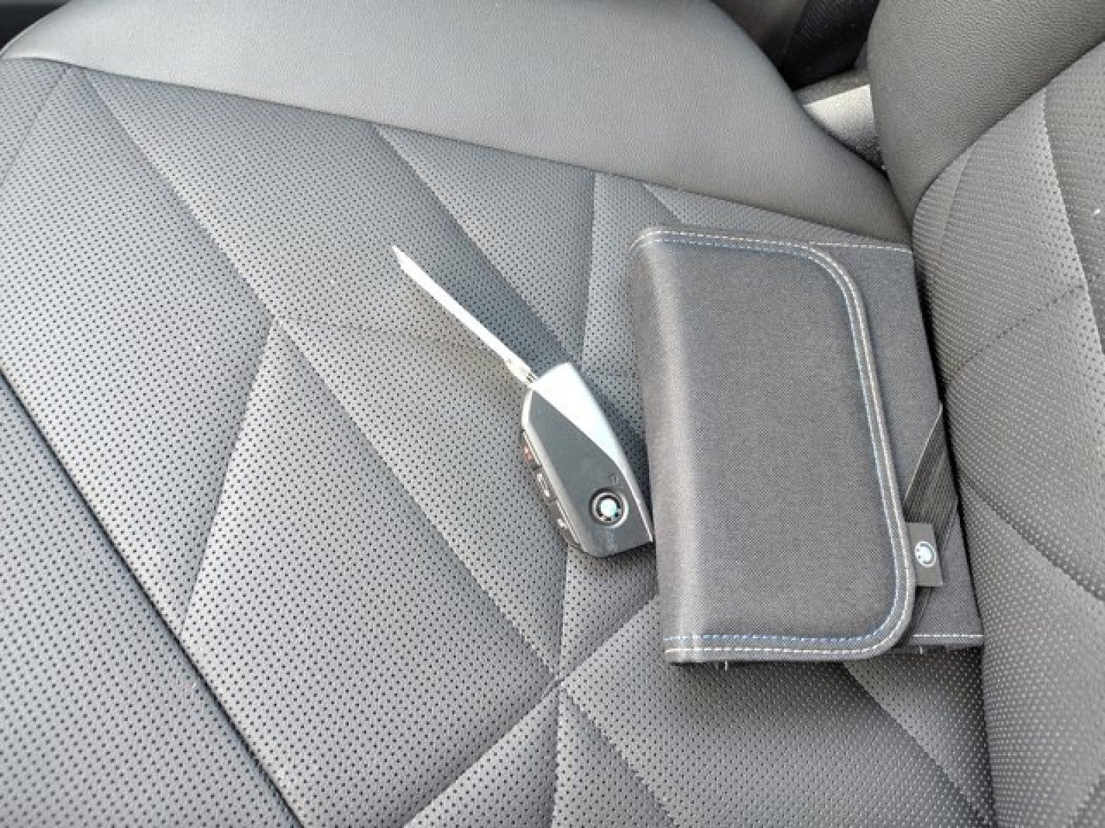 2024 BMW iX xDrive50, Sport, Drive assist pro, laserlight