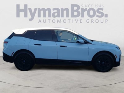 2023 BMW iX xDrive50, Drive assist pro