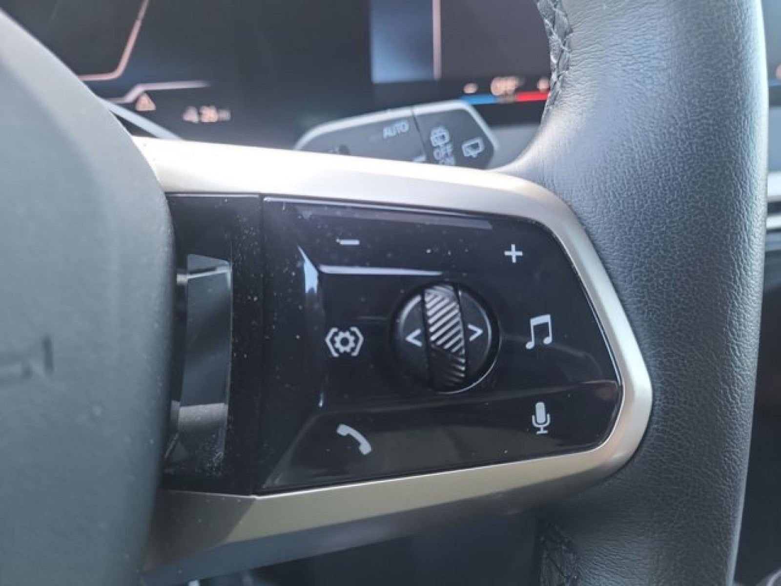 2023 BMW iX xDrive50, Drive assist pro