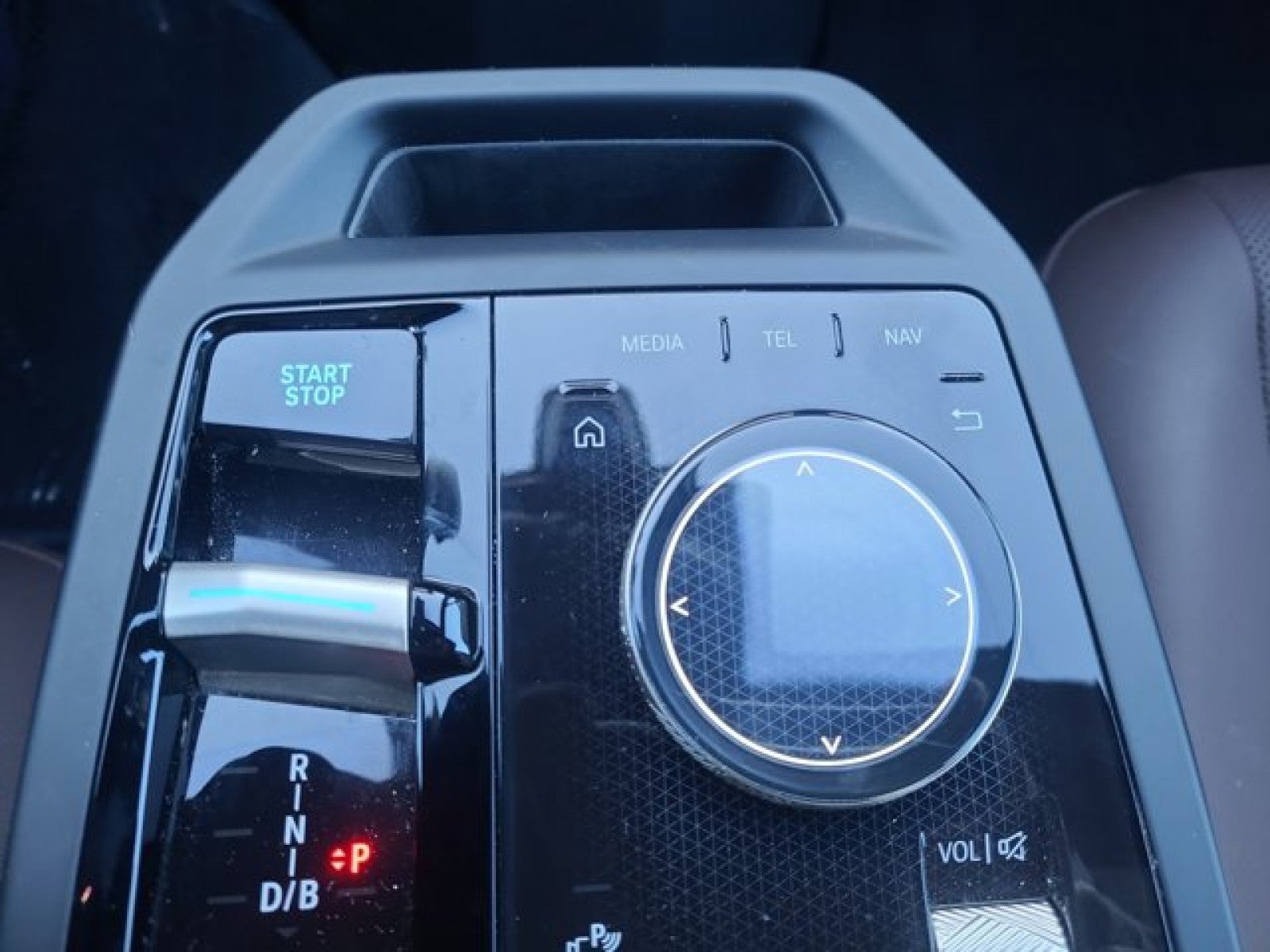 2023 BMW iX xDrive50, Drive assist pro