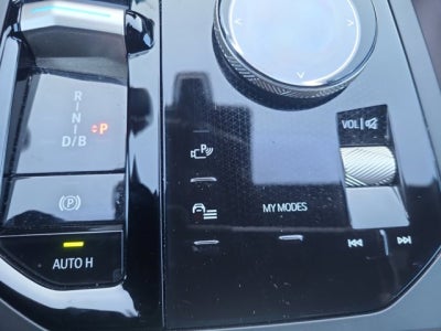 2023 BMW iX xDrive50, Drive assist pro