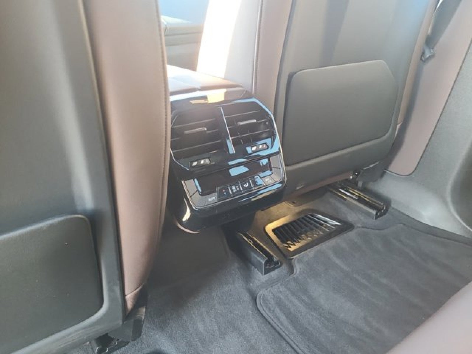 2023 BMW iX xDrive50, Drive assist pro