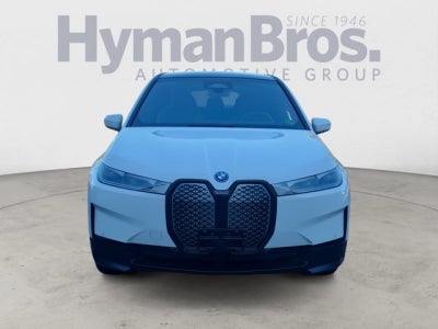 2023 BMW iX xDrive50, Drive assist pro