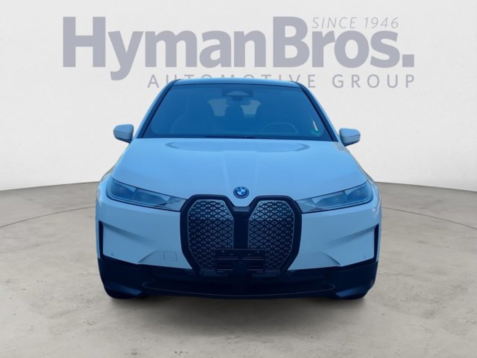 2023 BMW iX xDrive50, Drive assist pro