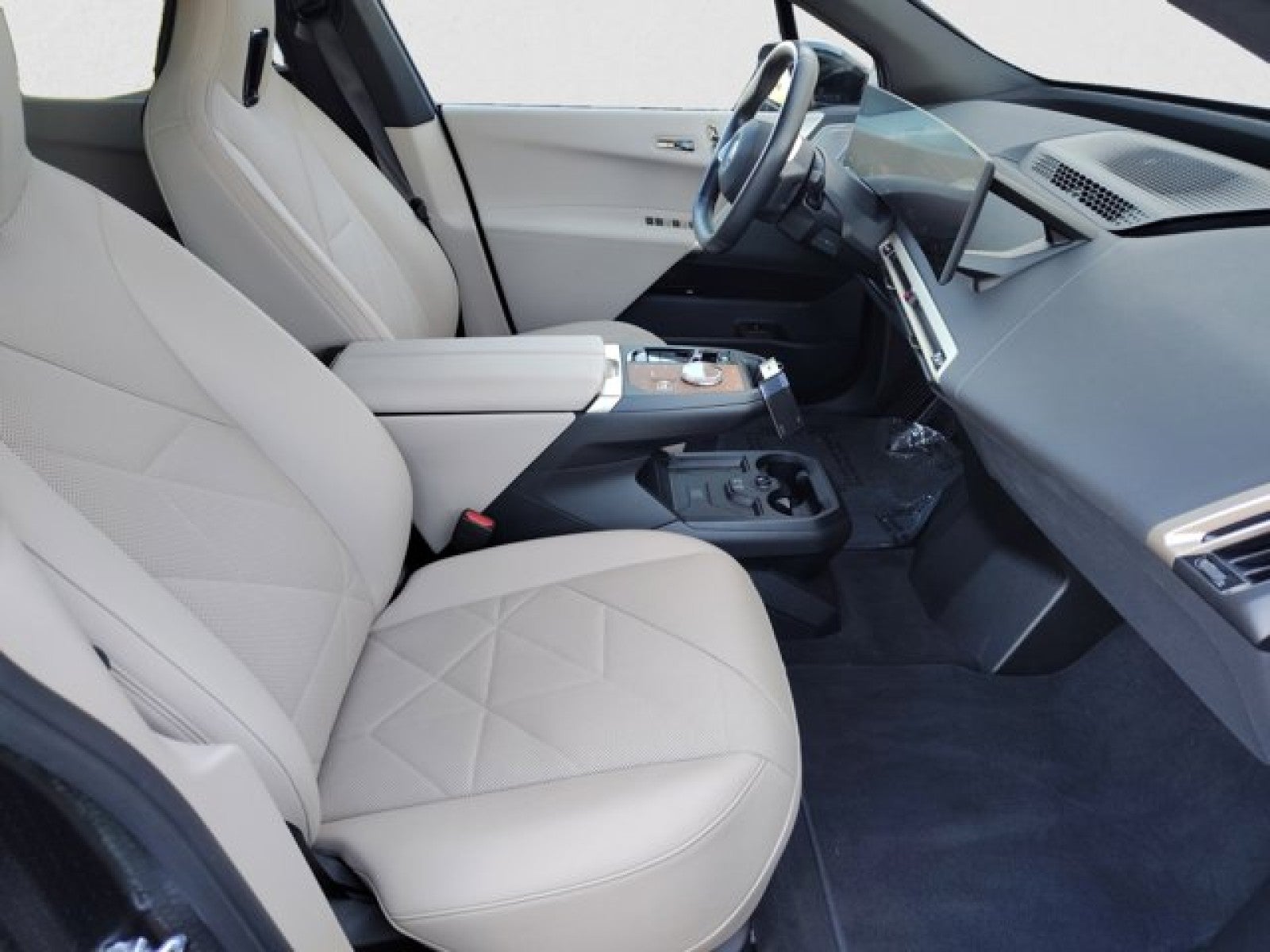 2023 BMW iX M60, Executive Package