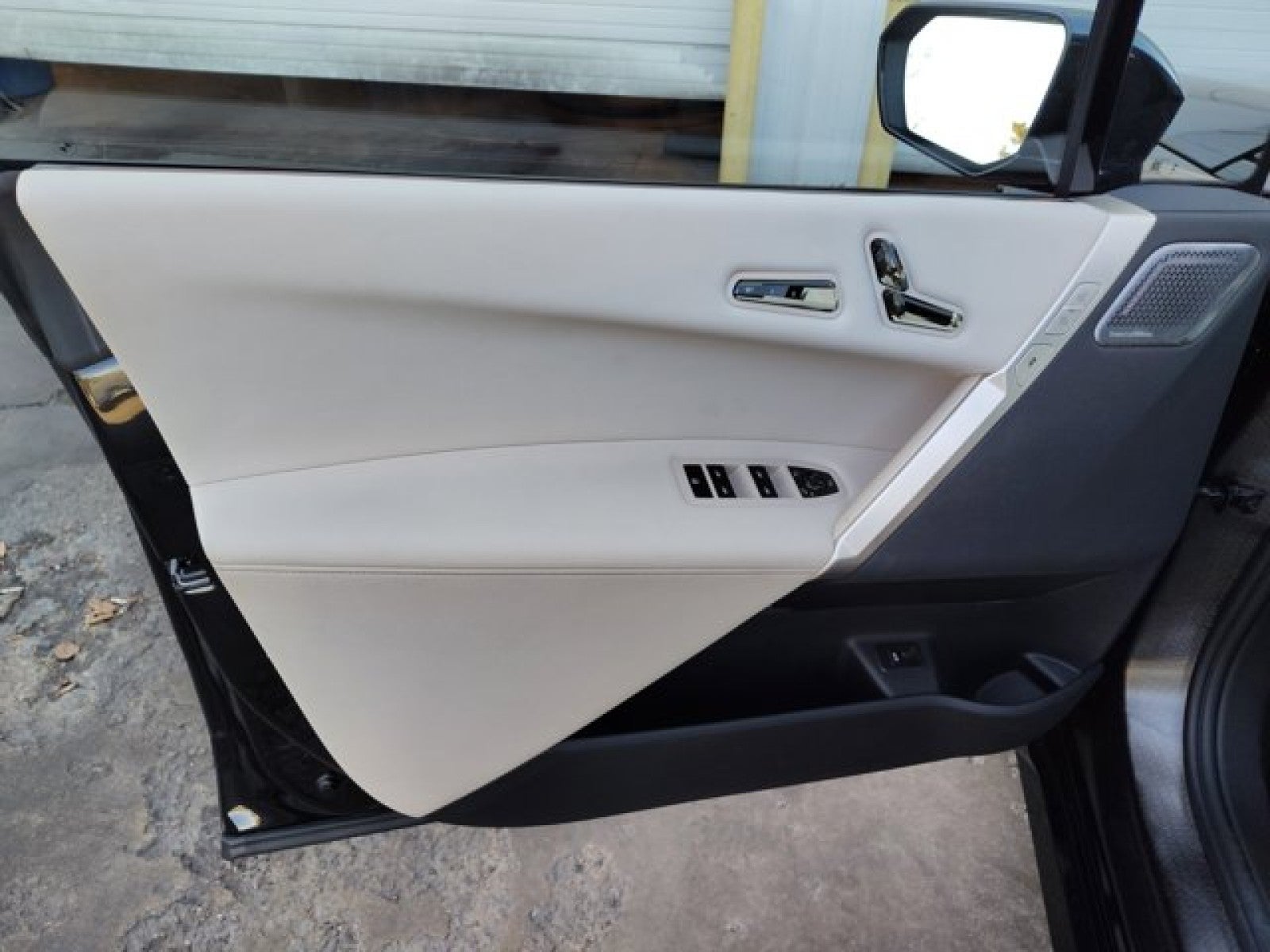 2023 BMW iX M60, Executive Package