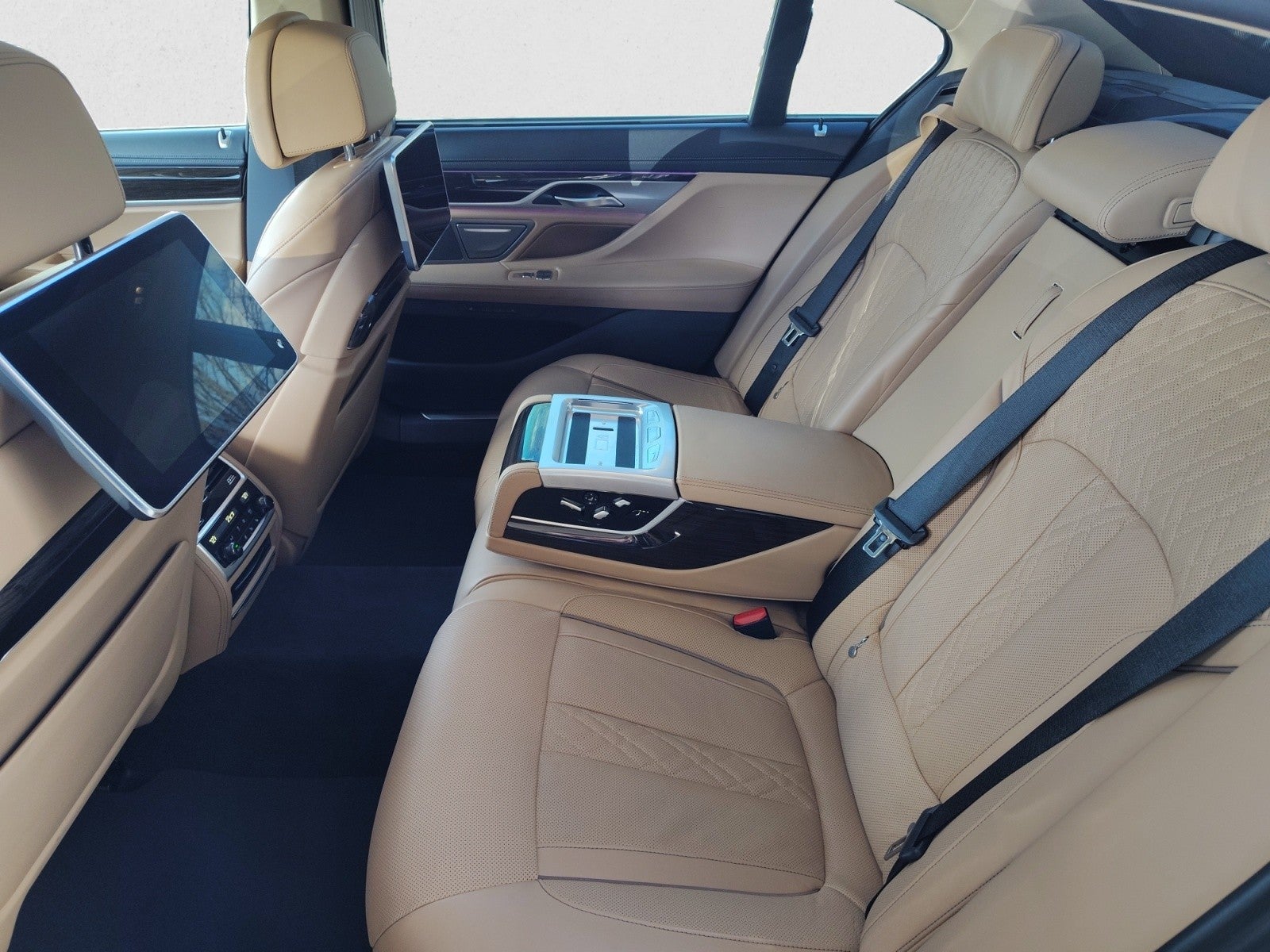 2022 BMW 7 Series 750i xDrive | Lux rear seating, Entertainment, $118k MSRP